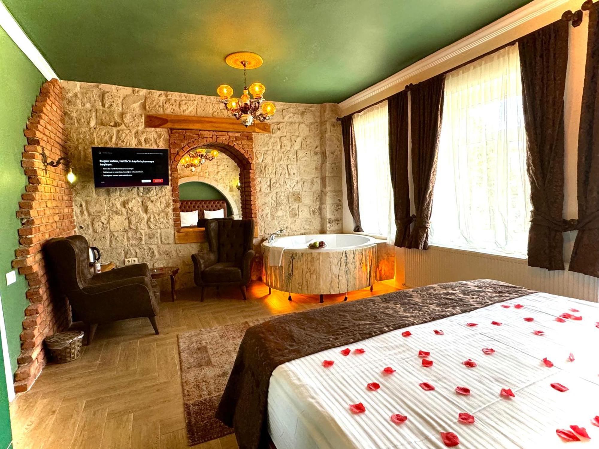 The Red Horse Hotel Урґюп Екстер'єр фото